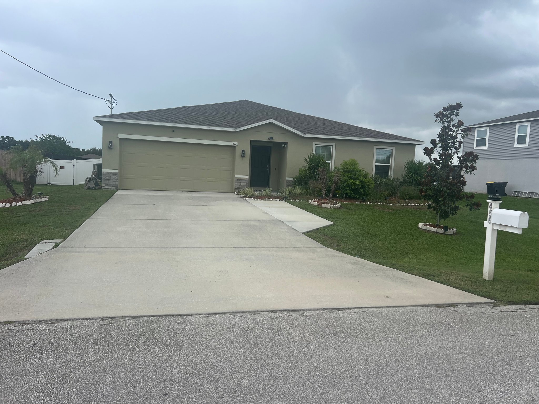 Winter haven House: 456 adriel avenue