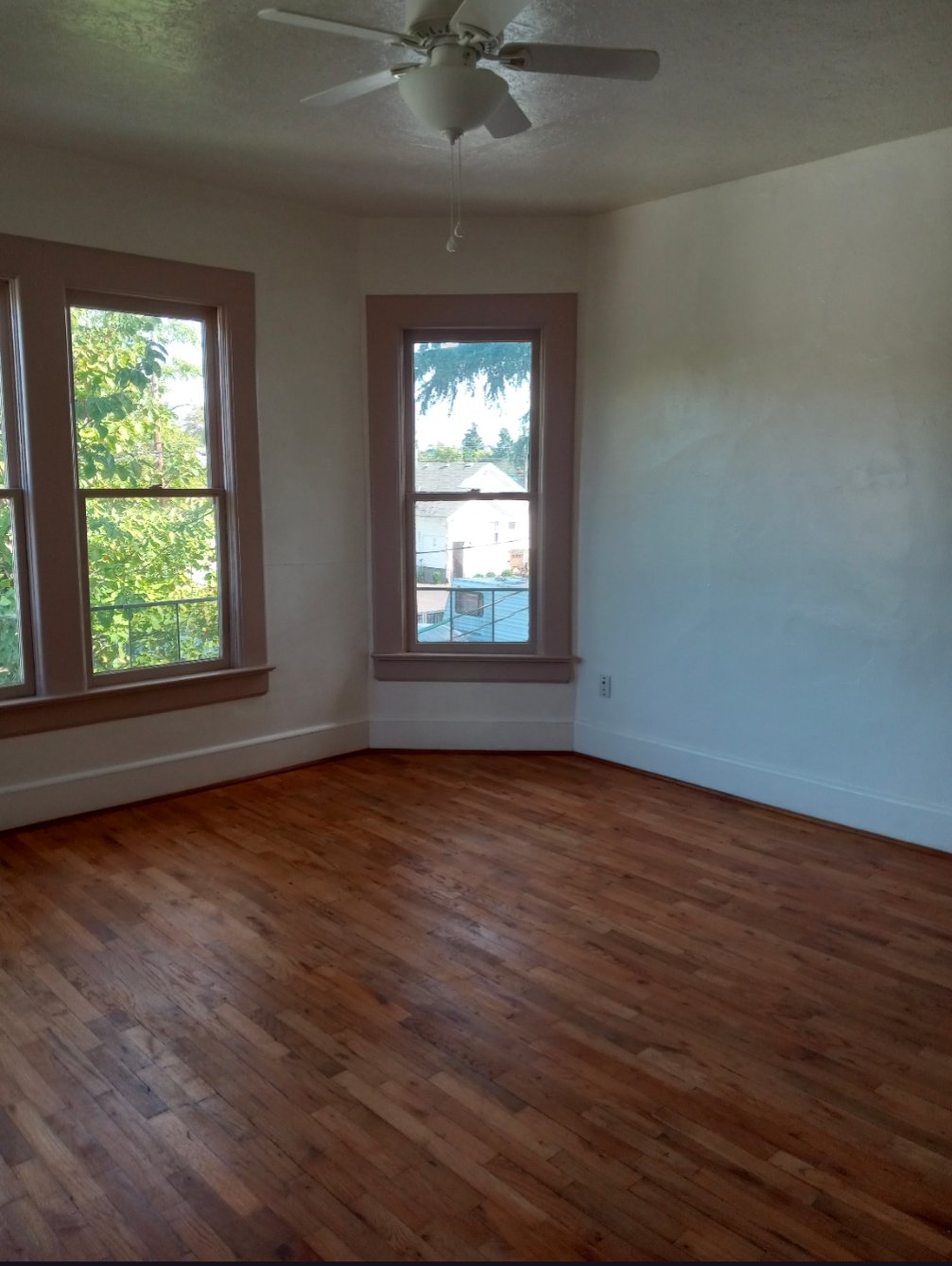 Portland Apartment: 7405-7409 SE 82nd Ave