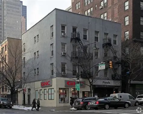 New York Apartment: East 54th street and 3rd Avenue