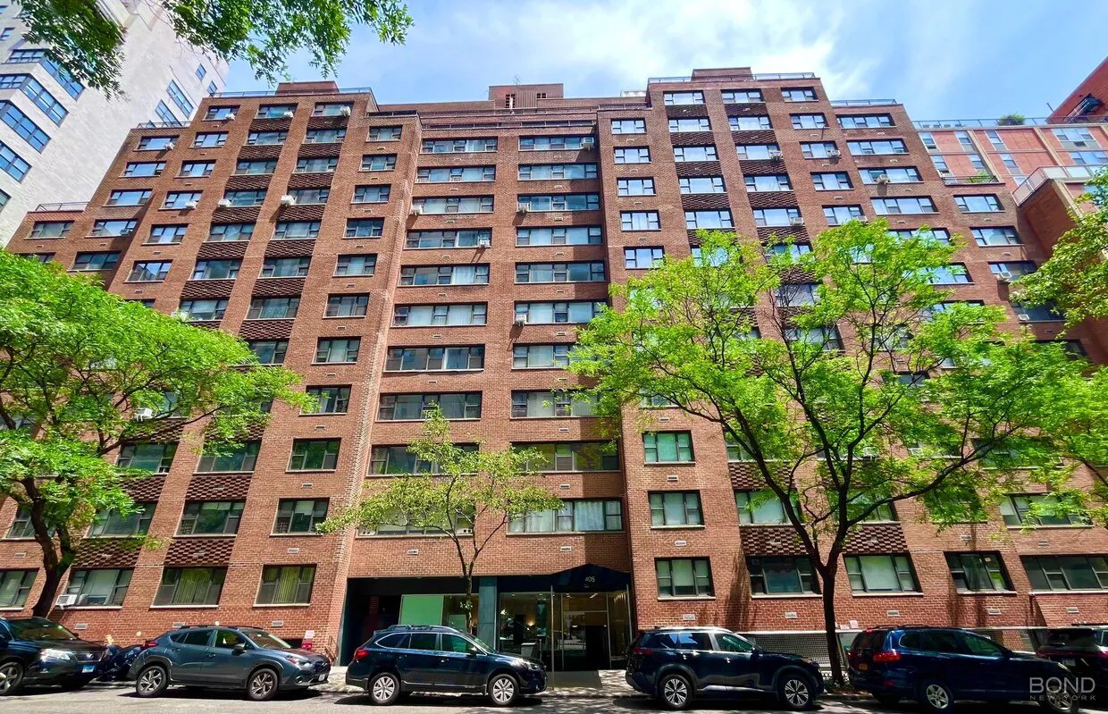 New York Apartment: East 56th Street and First Avenue
