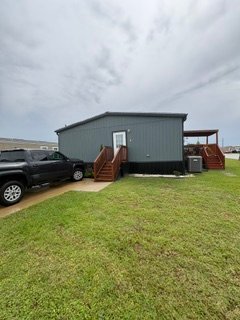 Brookshire House: 450 Road Runner