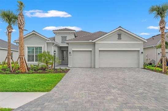 Bradenton House: 19051 Scallop Lp