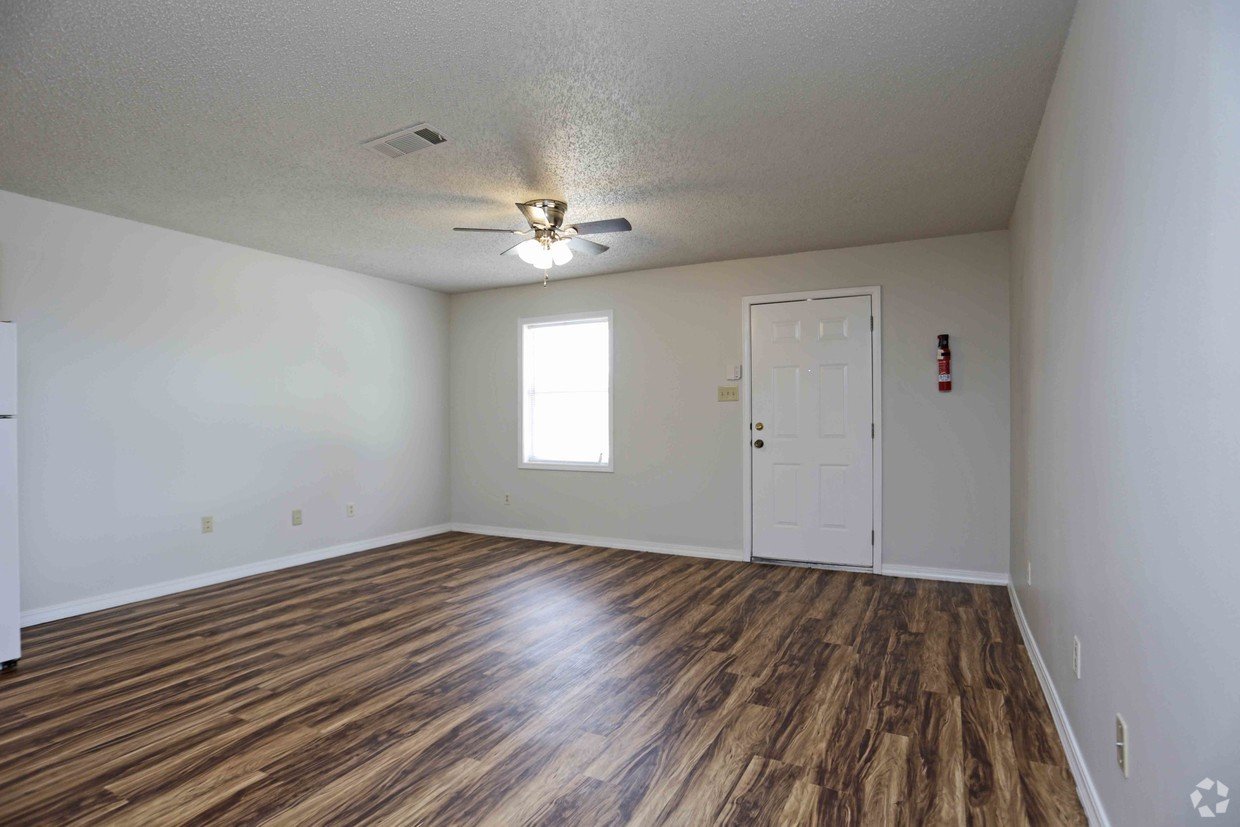 Monroe Apartment: 510 Finks Hideaway Rd