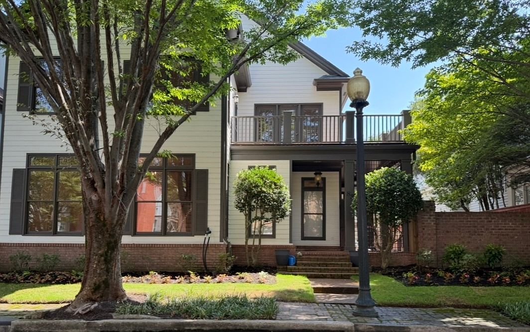 Memphis House: 83 Asphodel Dr