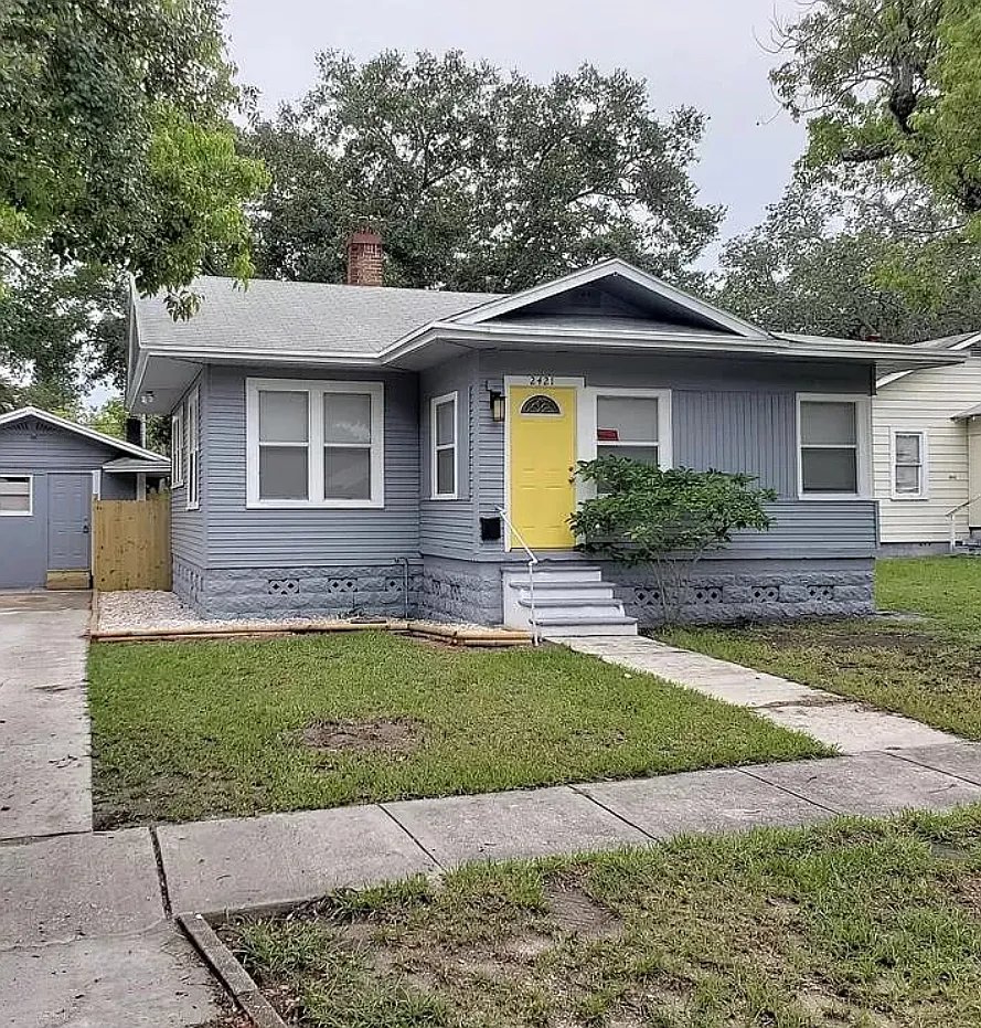 Saint Petersburg House: 2421 20th St S