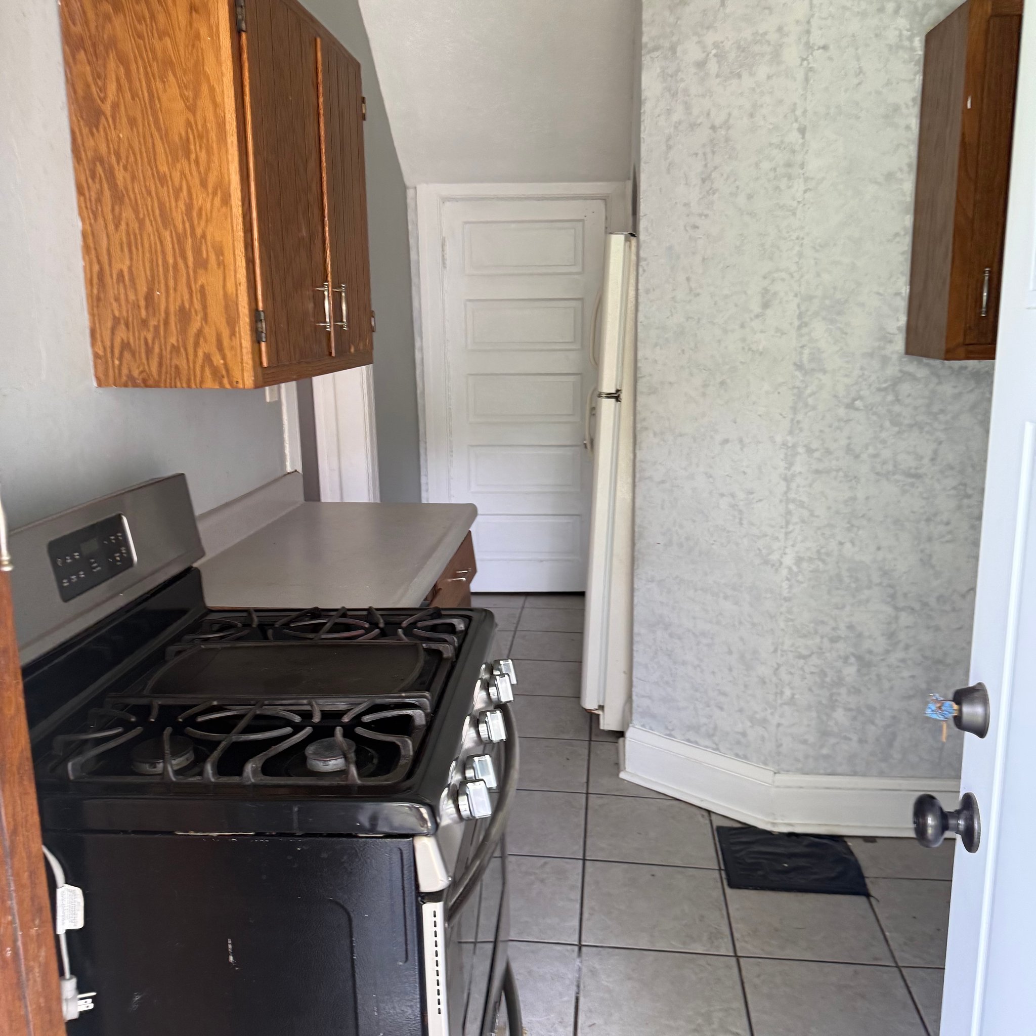 Lafayette Apartment: 602 S 10th St