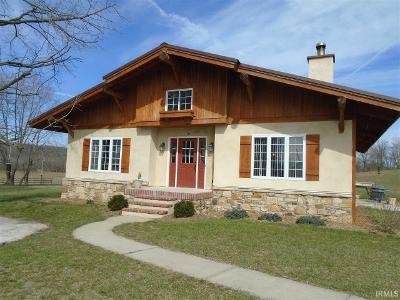 Shoals House: 7455 Hilltop Dr