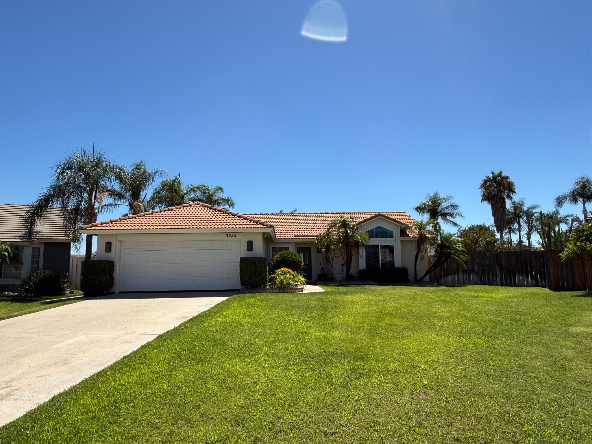 Rialto House: 3535 Fernwood Ave