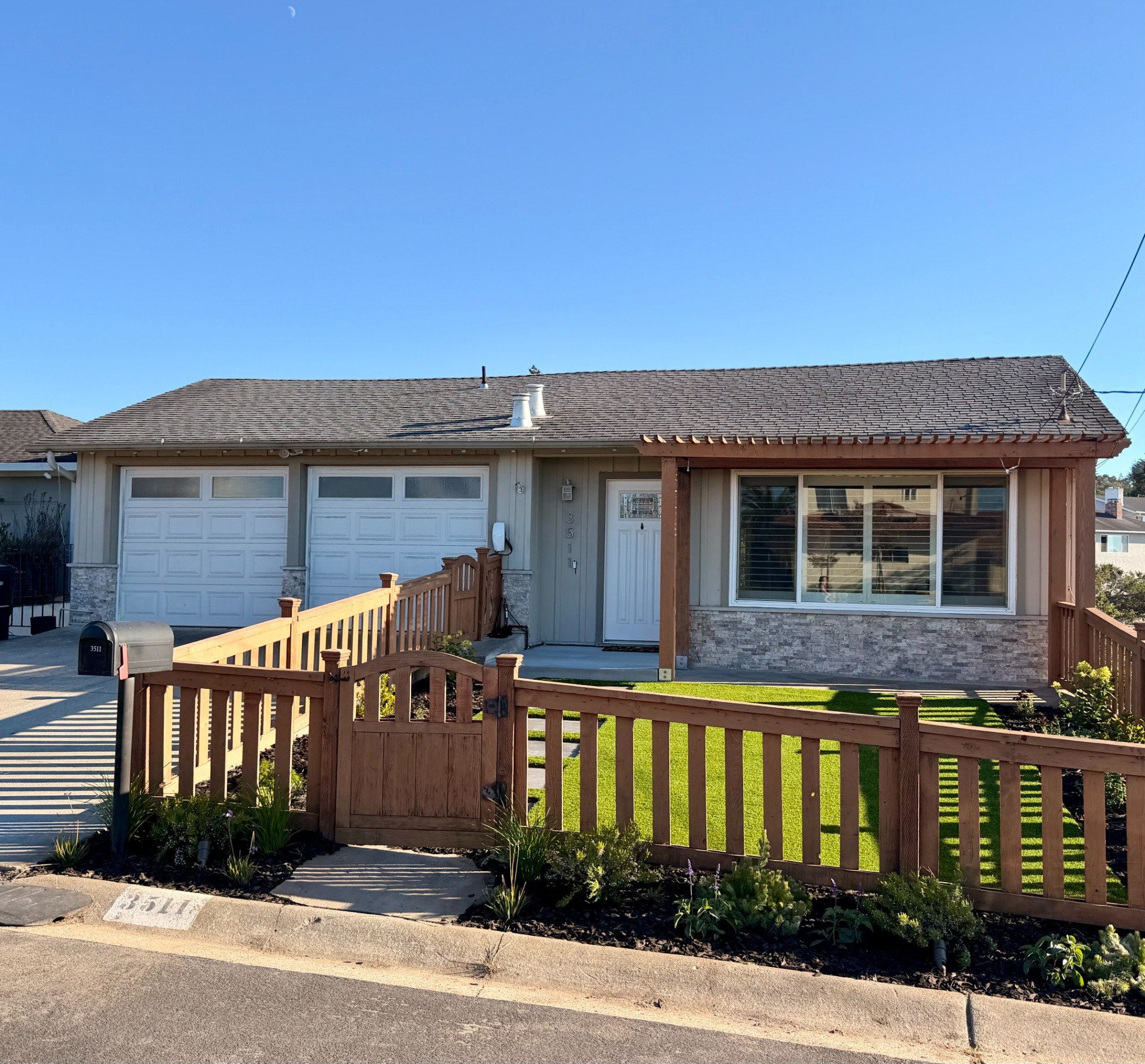 Belmont House: 3511 Hillcrest Dr