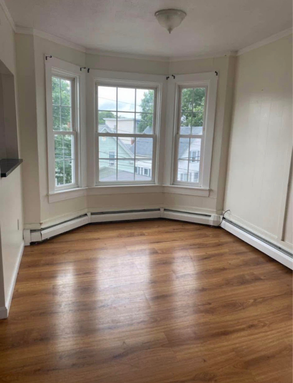 Biddeford Apartment: 14 Pine St