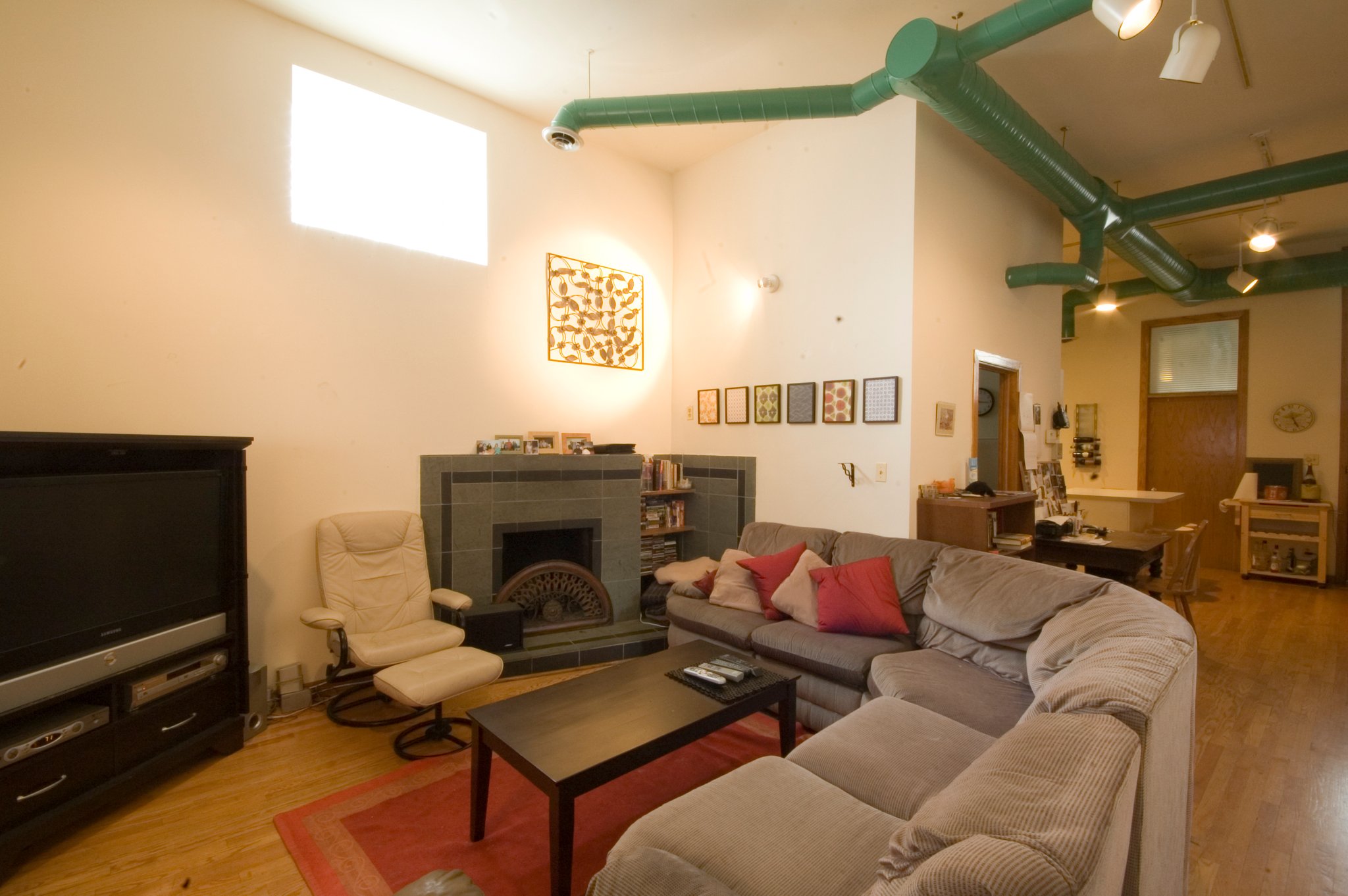Chicago Apartment: 1758 N Clybourn Ave