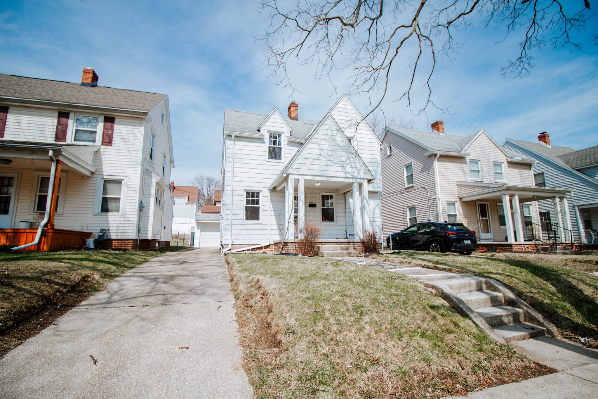 Toledo House: 2032 Glencove Dr