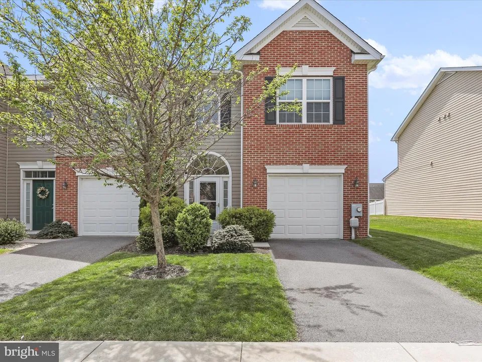 Falling Waters Townhome: 36 Cavendish Way