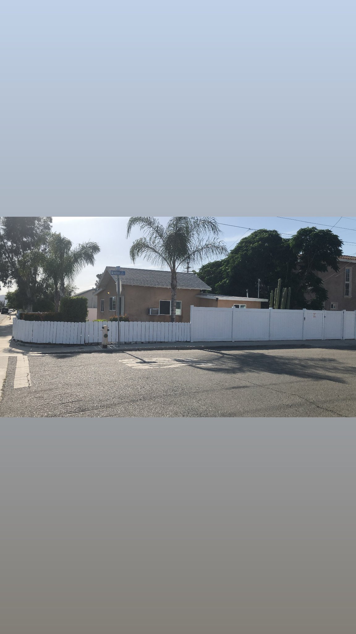 San Jacinto House: 435 E 5th St