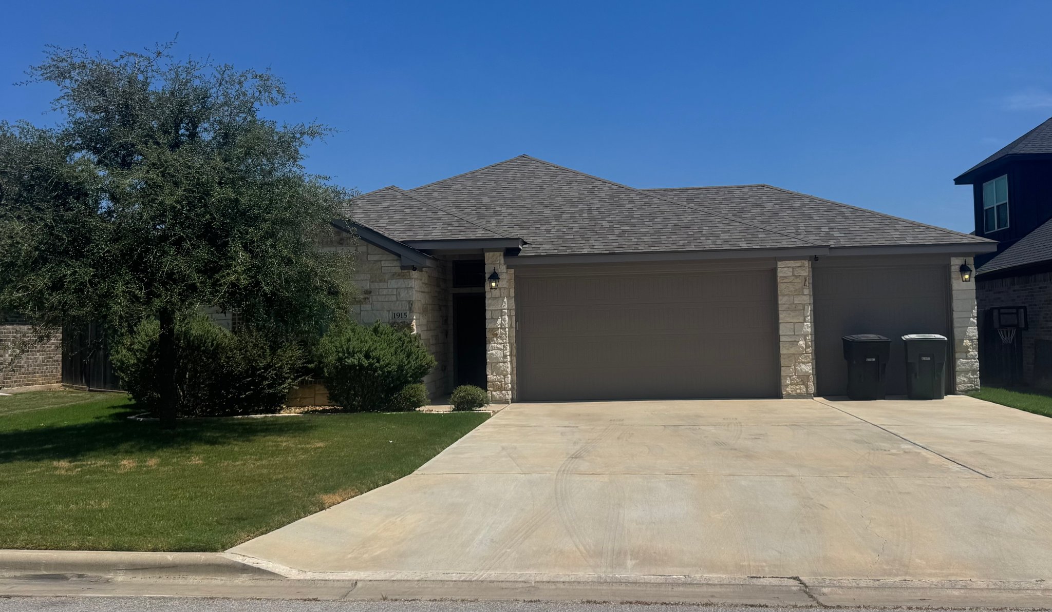 Temple House: 1915 Rustic Manor Dr