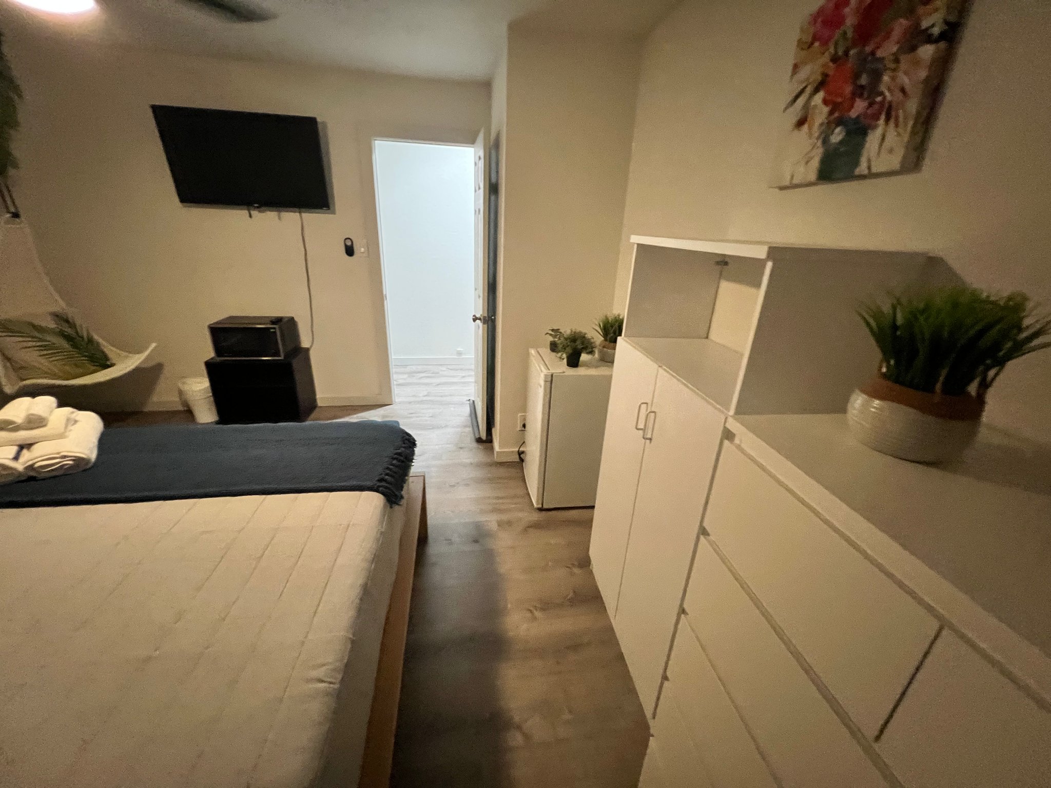 Cedar Park Single Room: 303 Cluck Creek Trl