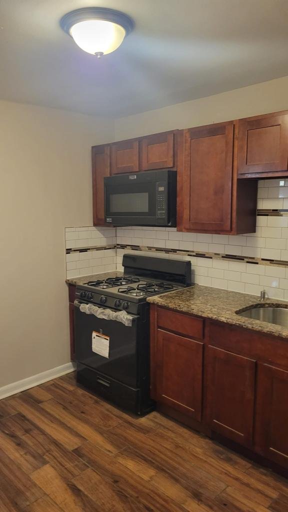 newark House: 185 S11th street