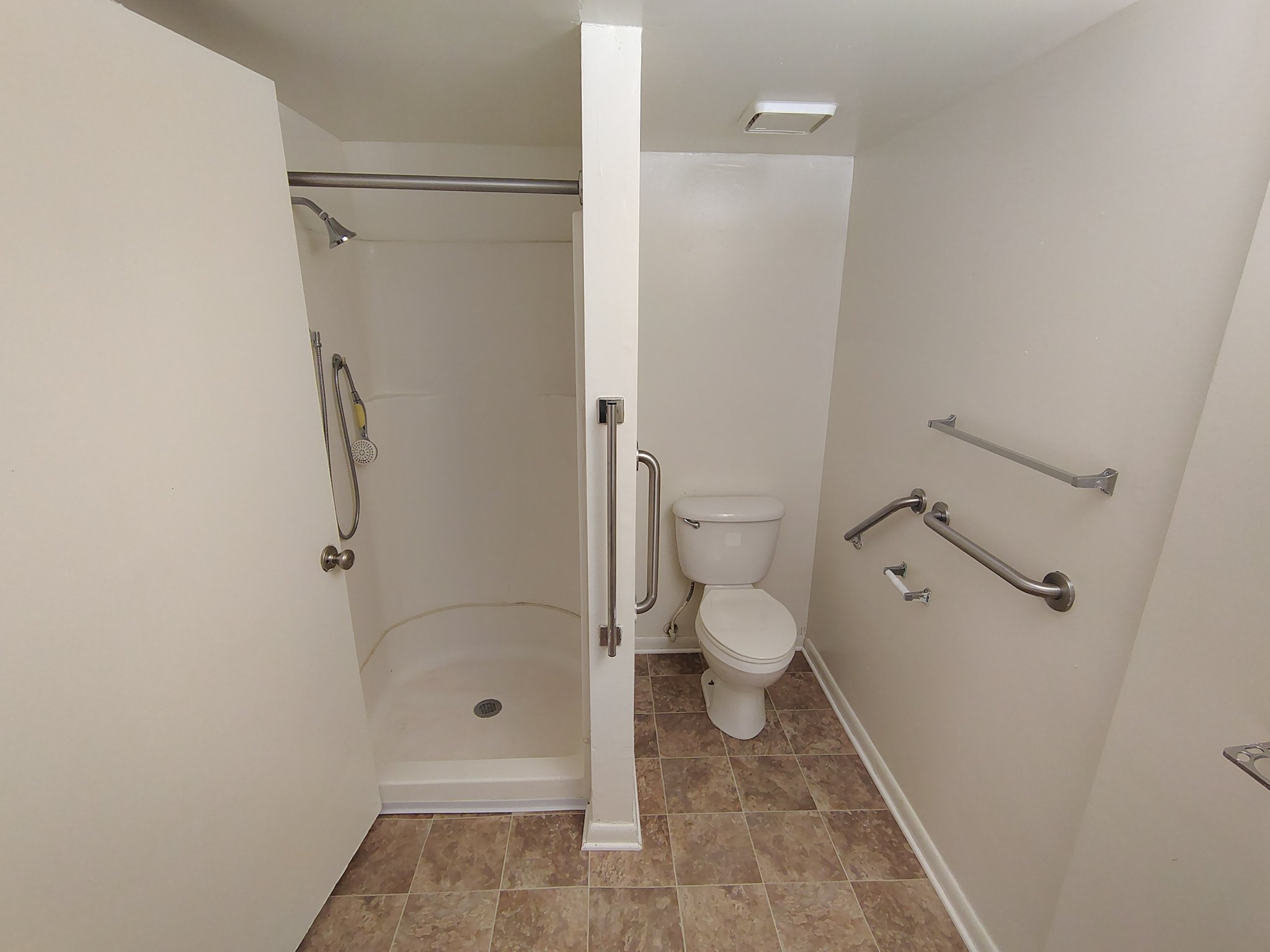 Lynchburg Apartment: 600 Reusens Road