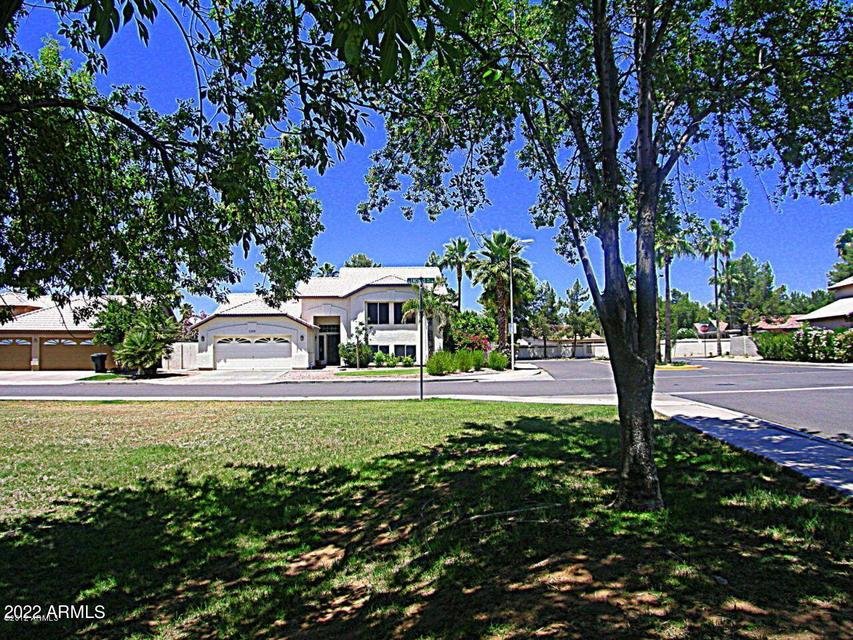 Gilbert House: 1338 E Encinas Ave