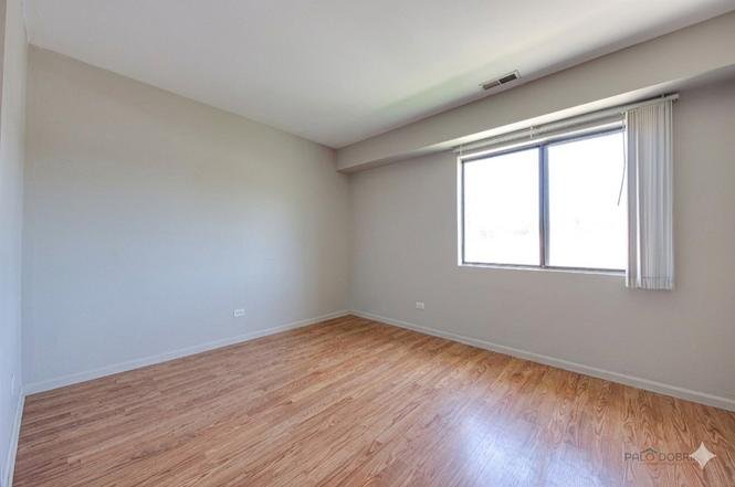 Lombard Apartment: 21W581 North Ave