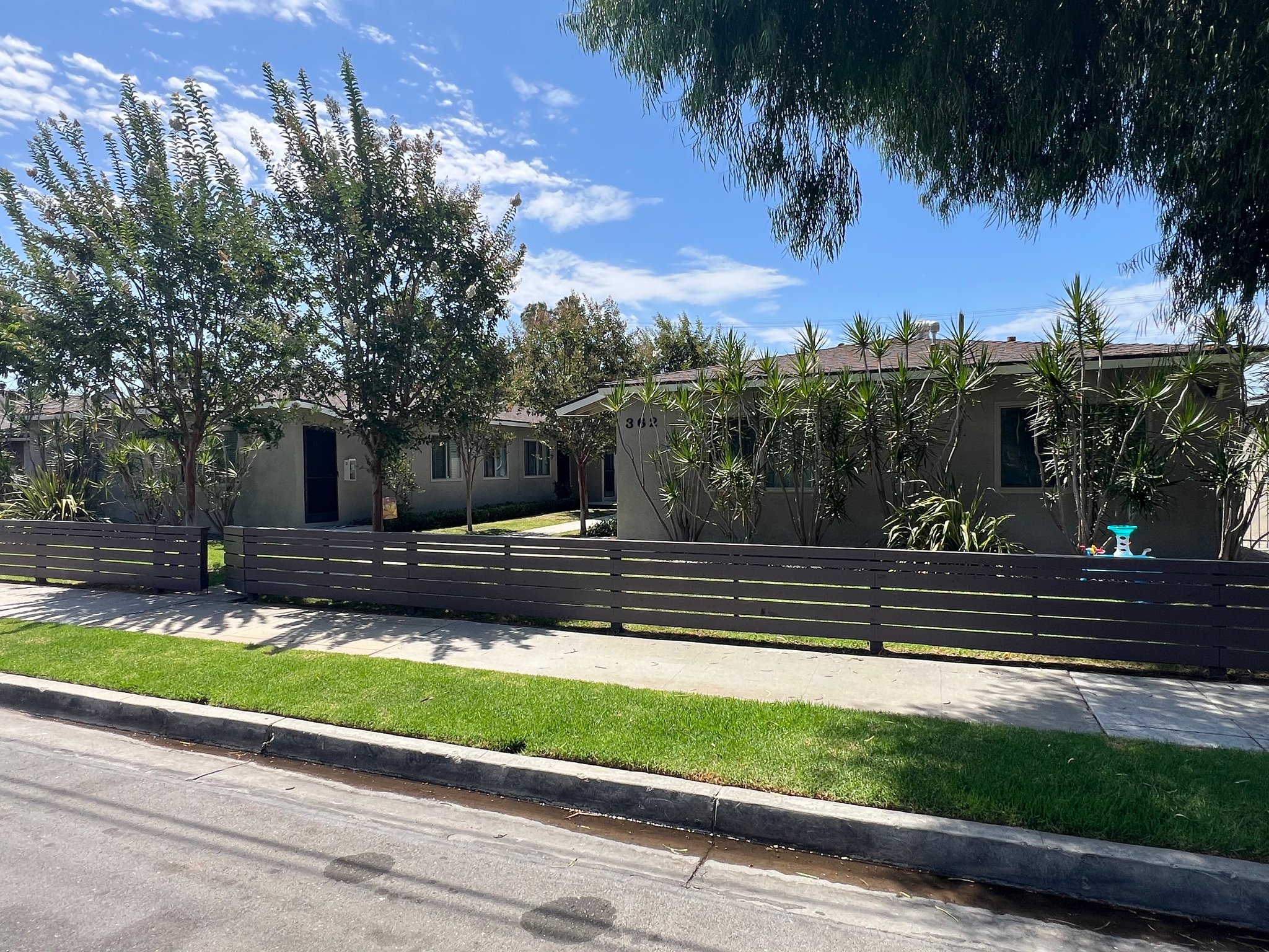 Fullerton Apartment: 358, 362, 366, 370 W. Truslow Ave