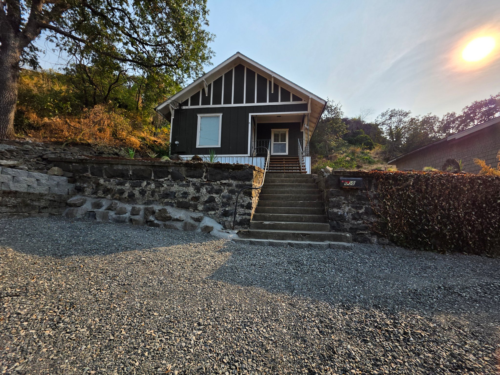 The Dalles House: 608 E 4th St