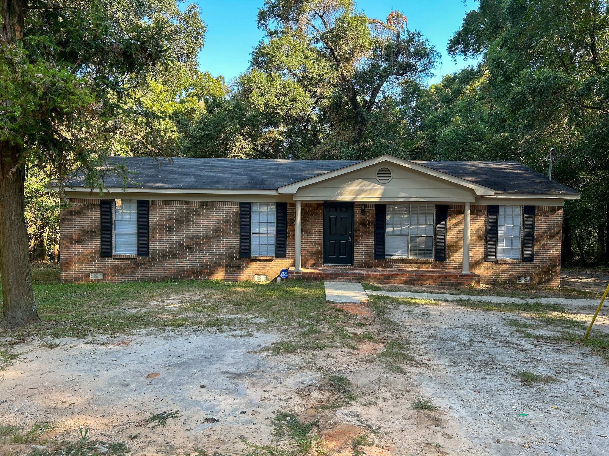 Mobile House: 1716 Northview Dr