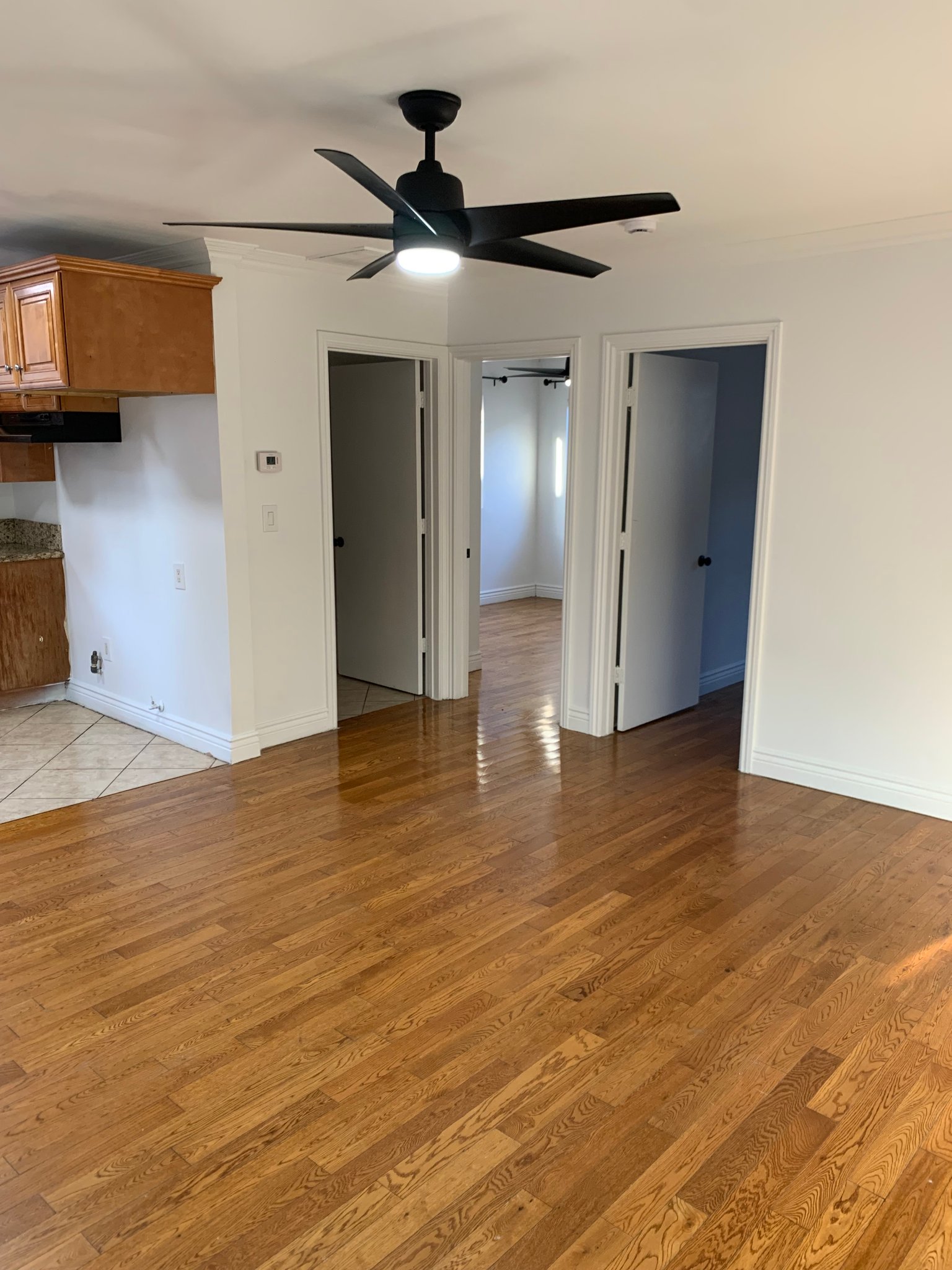 Los Angeles Townhome: 940 1/2 N Serrano Ave