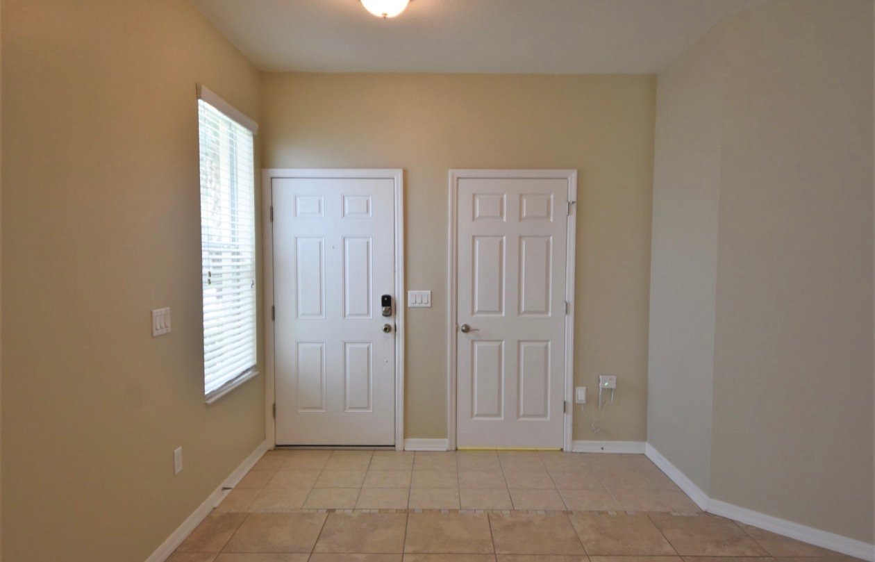 Chicago House: 7448 N Rockwell St
