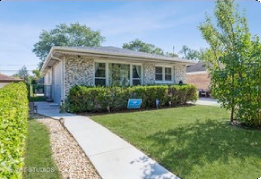 Wilmette House: 534 Lawler Ave