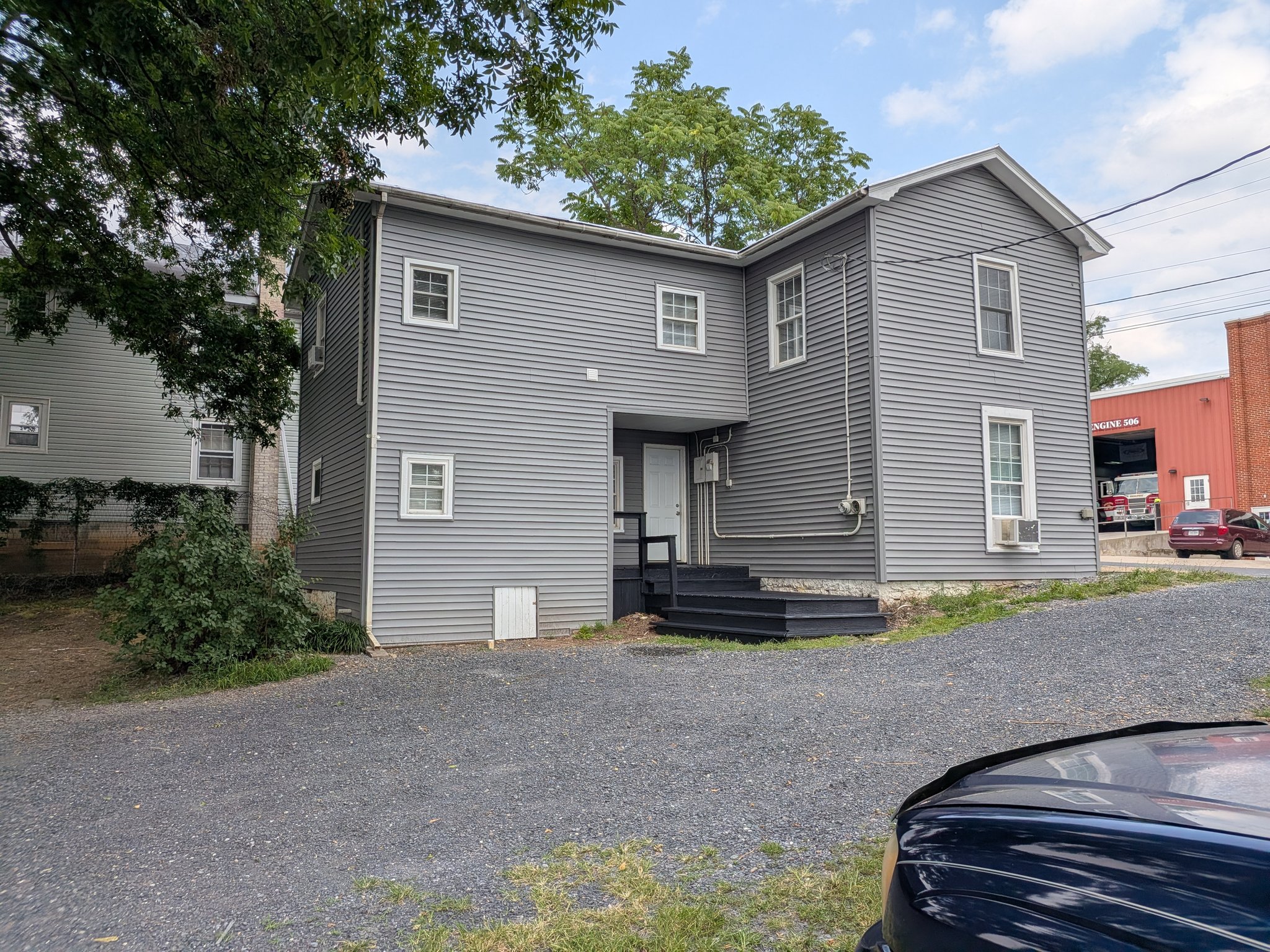 Broadway House: 120 N Central St