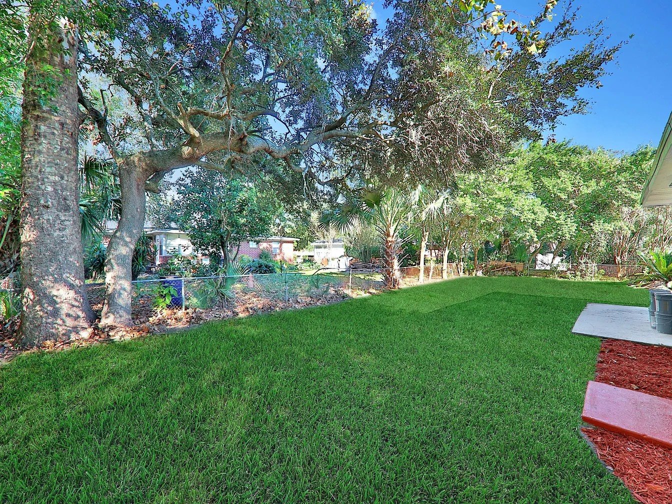 Jacksonville House: 6331 Pine Summit Dr