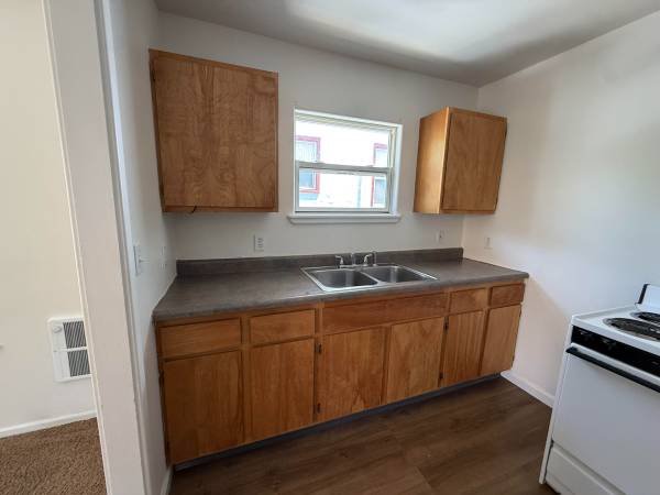 Weaverville Apartment: 34 center street