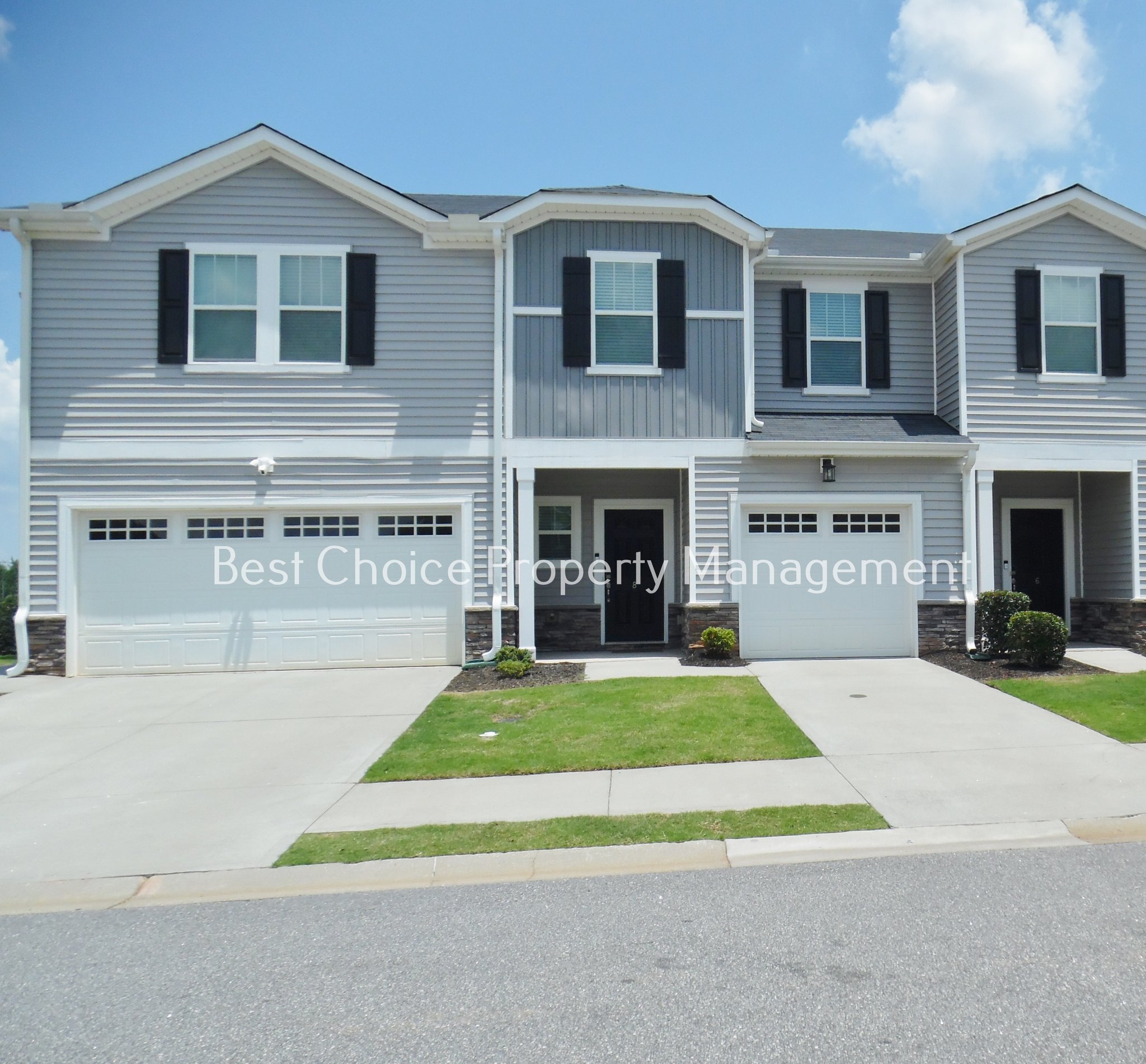 Greer House: 8 Outback Dr