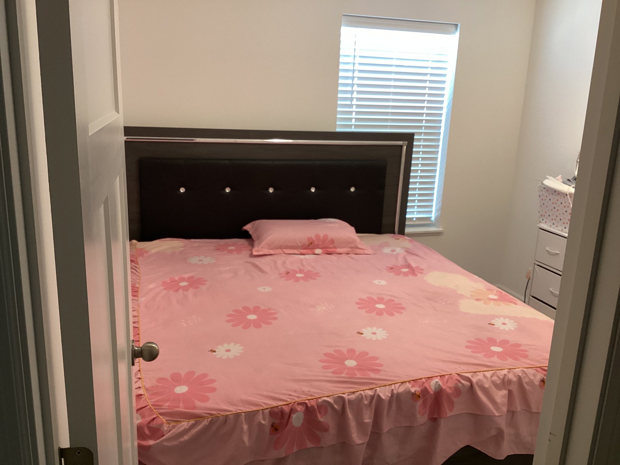 Cottage Grove House: 10661 Heron Ave S