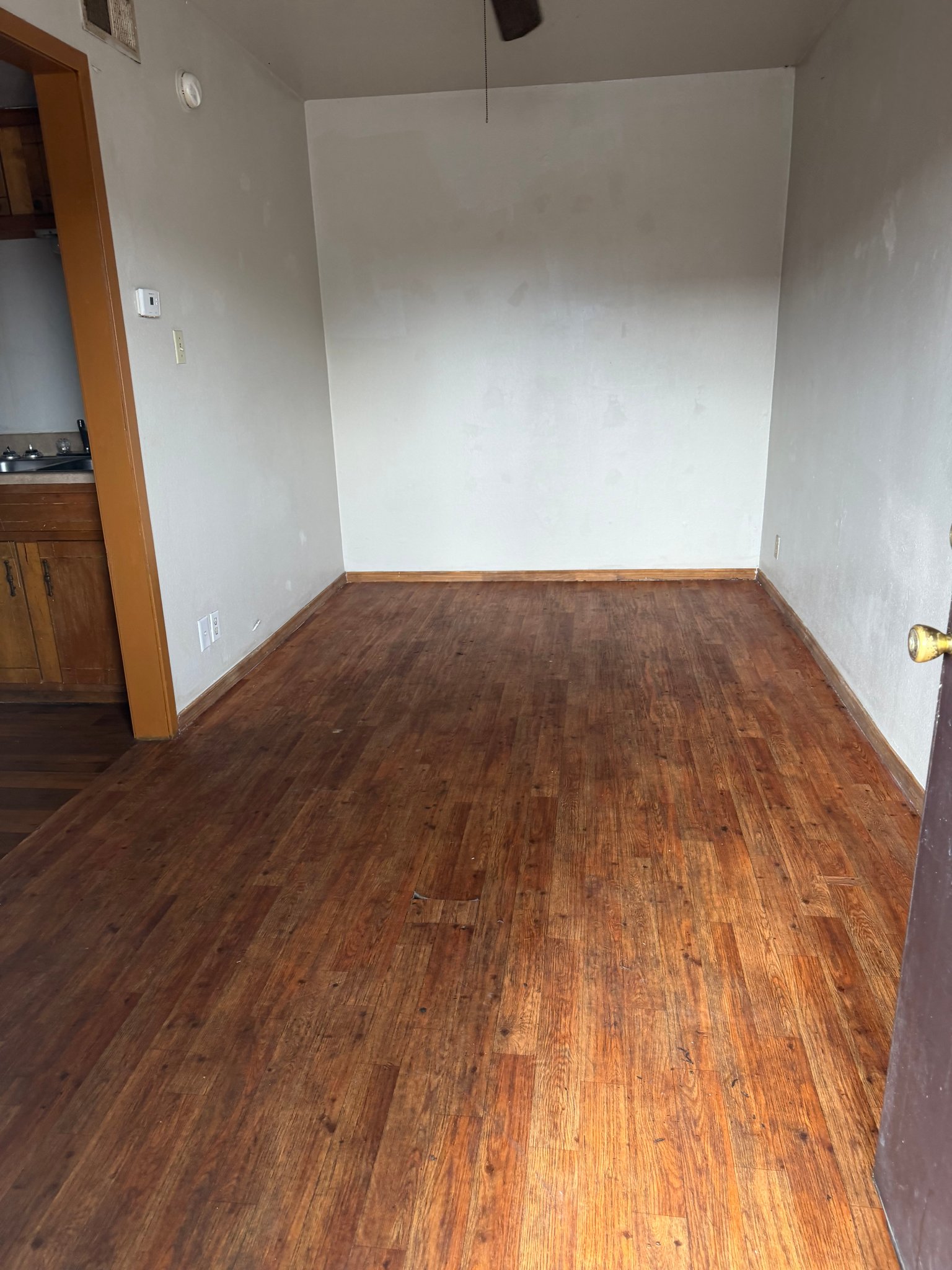 Paris Apartment: 750 bonham st