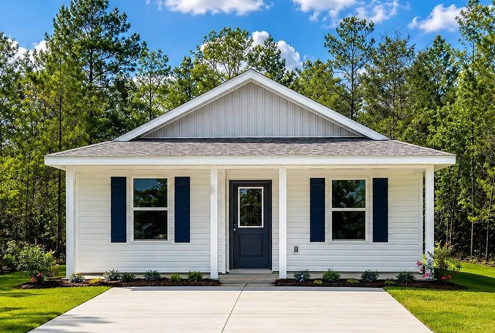 Defuniak Springs House: 552 Brookside Dr