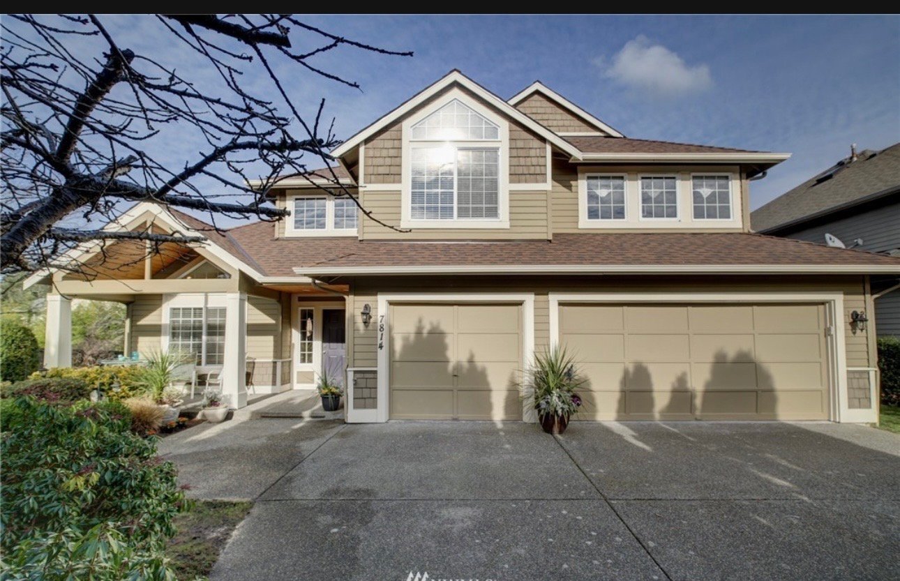 Kenmore House: 7814 NE 147th St