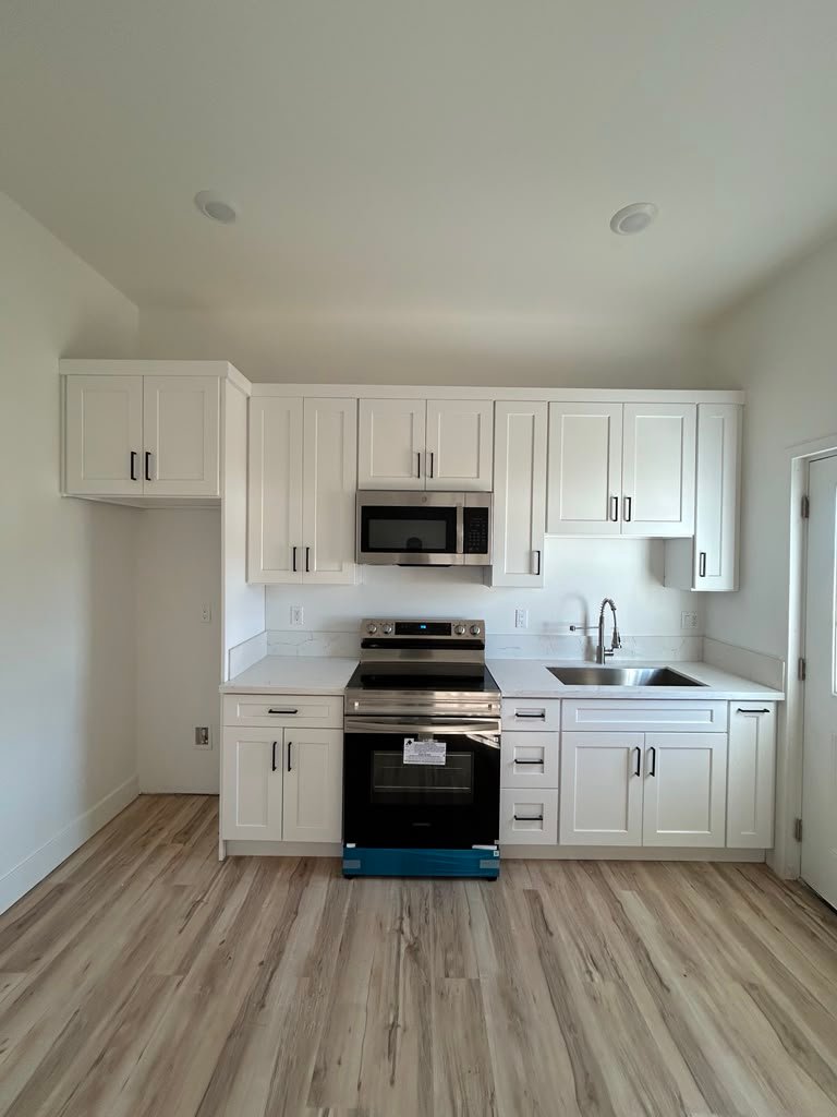 Palmdale House: 9755 E Ave Q-4