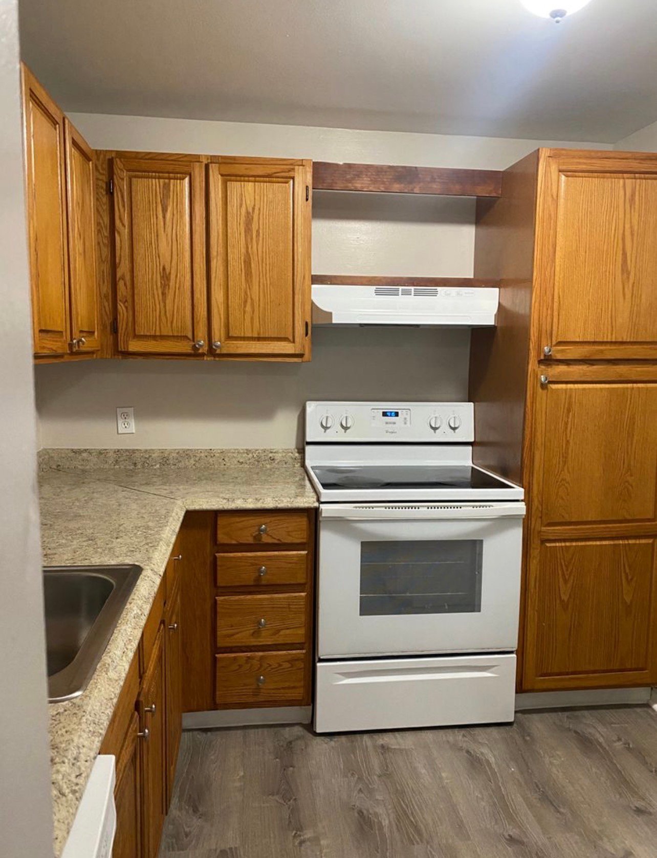 Fall River Apartment: 4000 N Main St