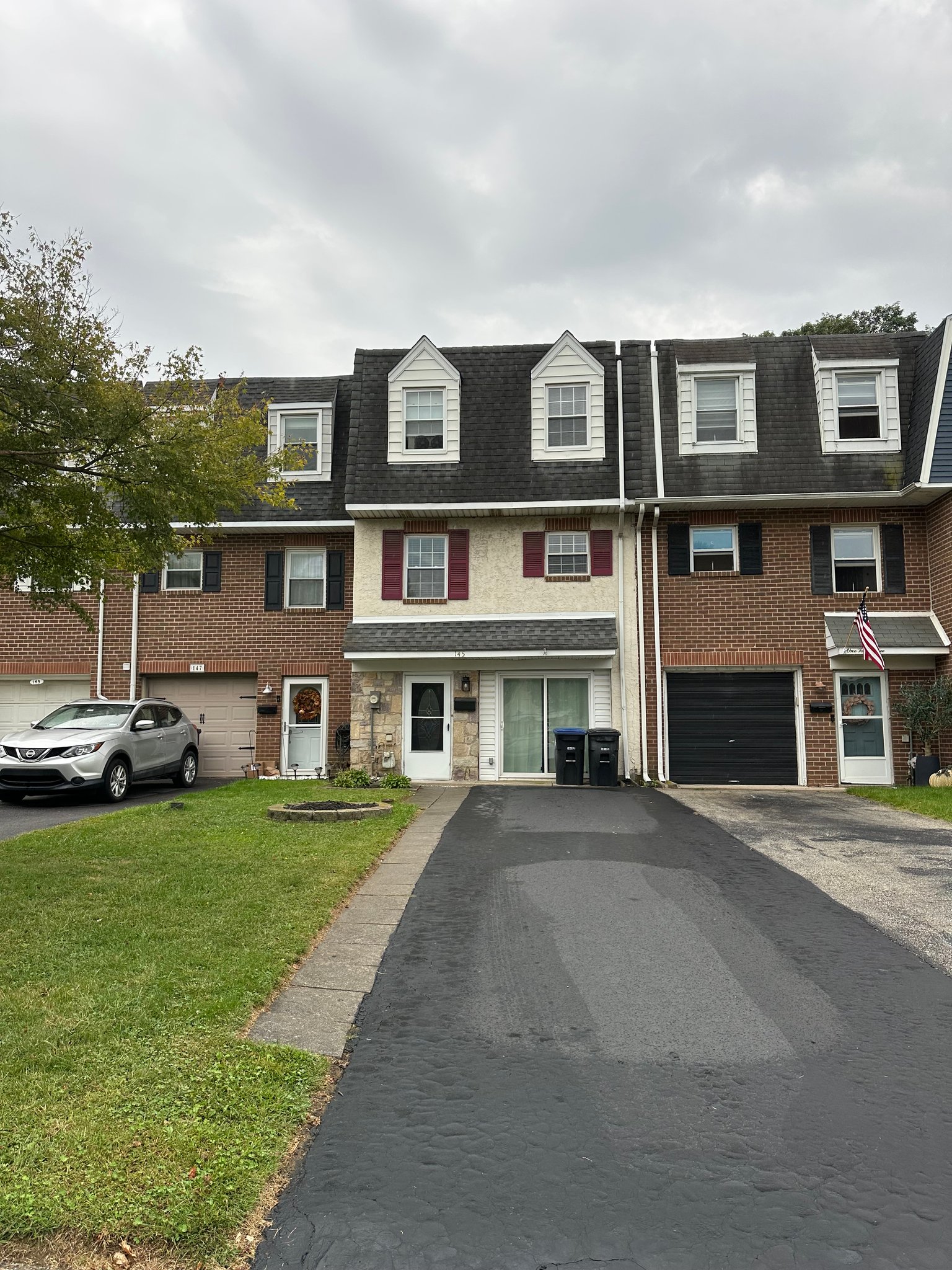 Conshohocken Townhome: 145 Sutcliffe Ln
