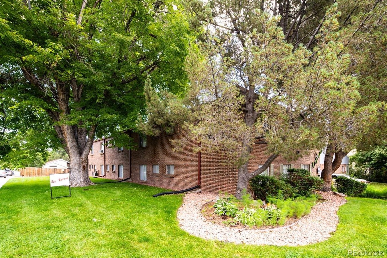 Englewood Apartment: 3300 S. Clarkson St.