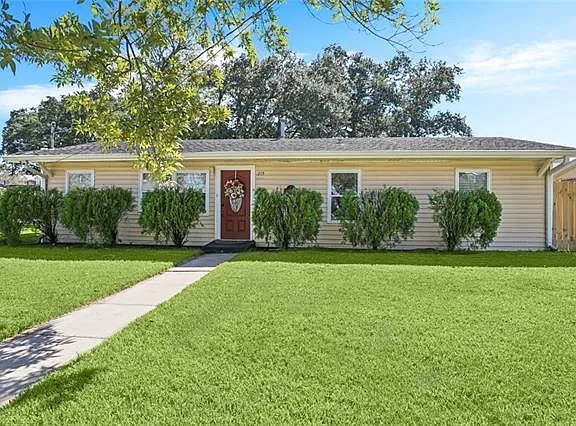 River Ridge House: 215 Citrus Rd