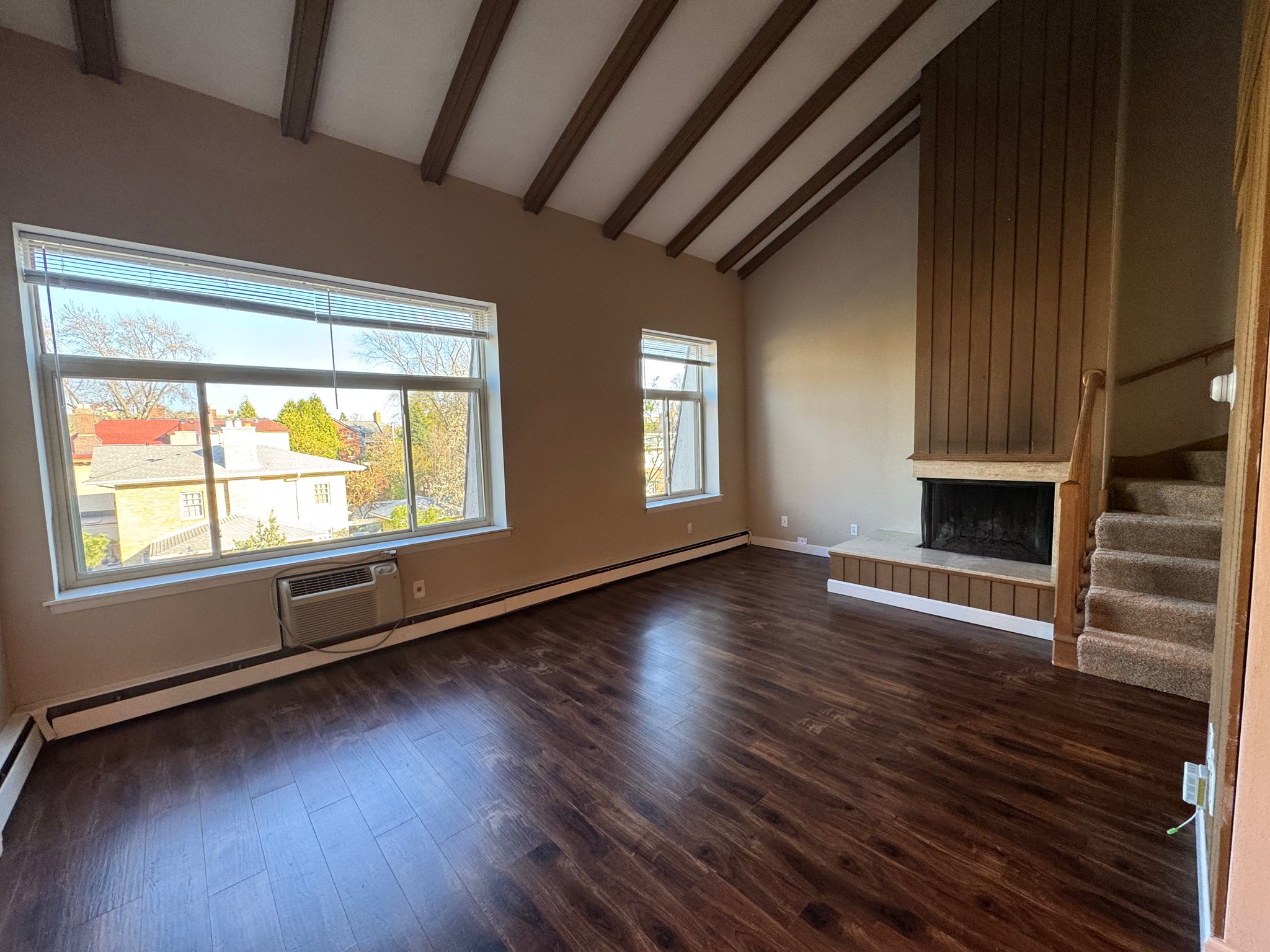 Milwaukee Apartment: 2131 N Summit Ave