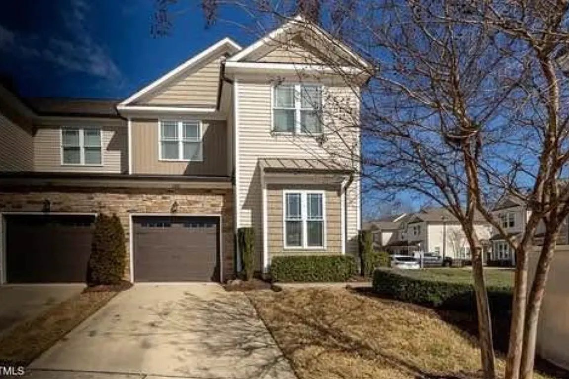 Garner House: 100 Pinto Saddle Ct