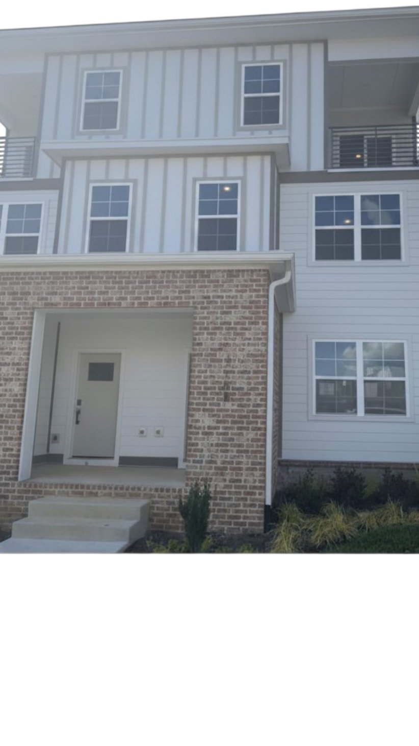 Madison Townhome: 314B Mulberry Terrace