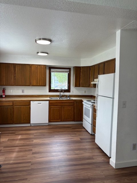Anchorage Multiplex: 1180 Golden Dawn Cir #1