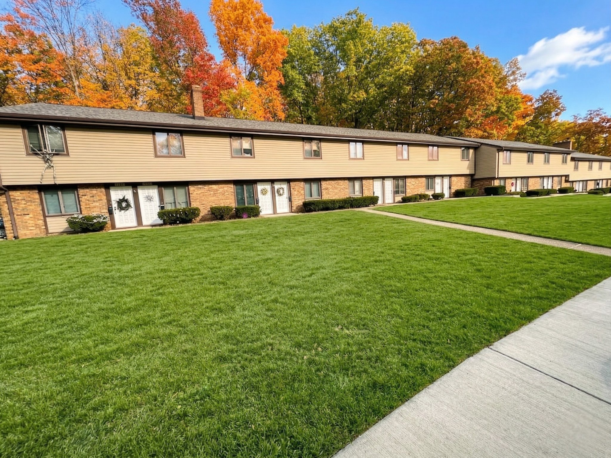 Stow Apartment: 2429-2457 Echo Valley Drive