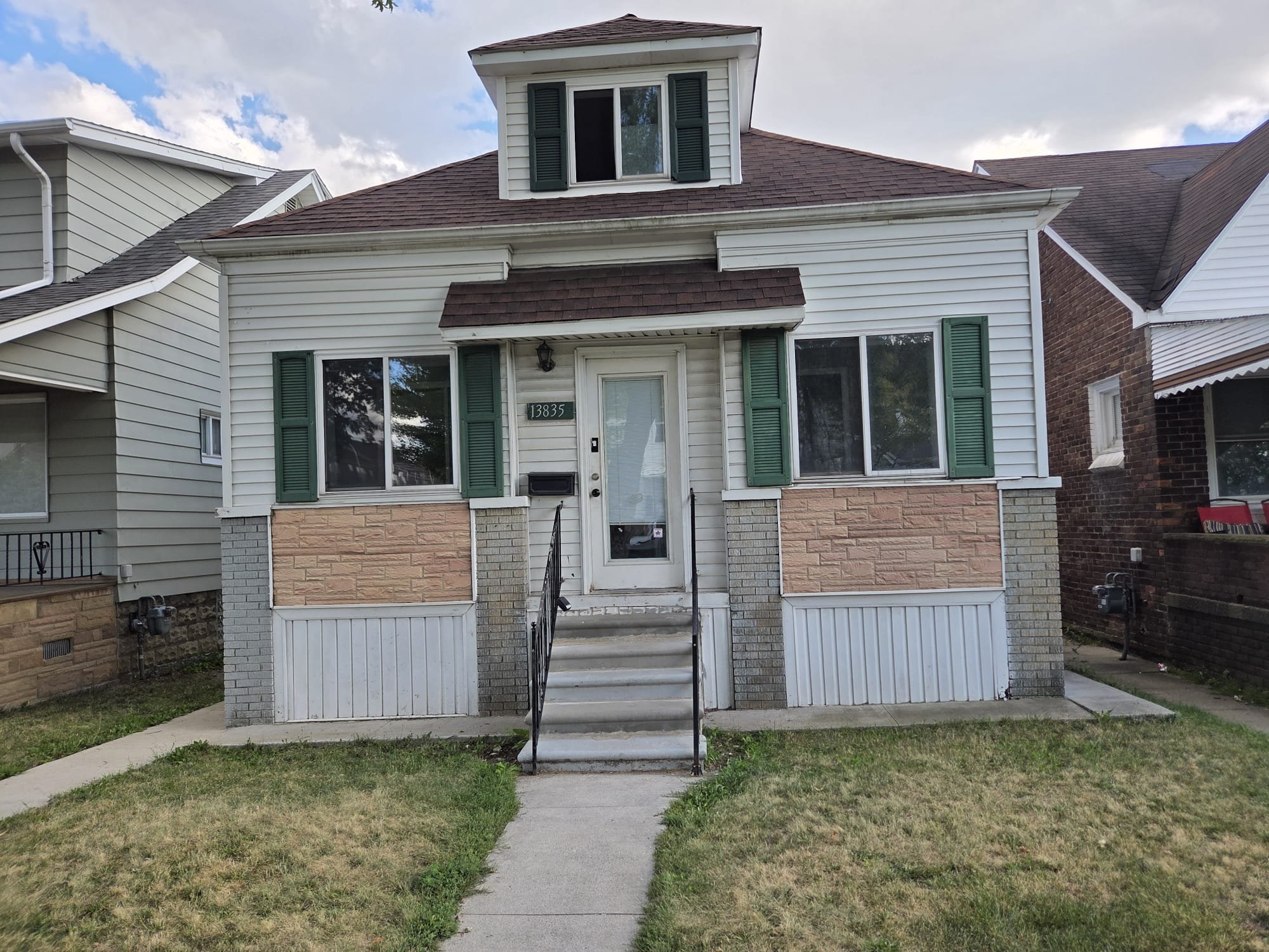 Dearbron House: 13835 Barclay