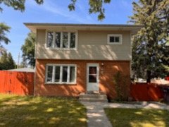 South Milwaukee House: 902 Lakeview Ave